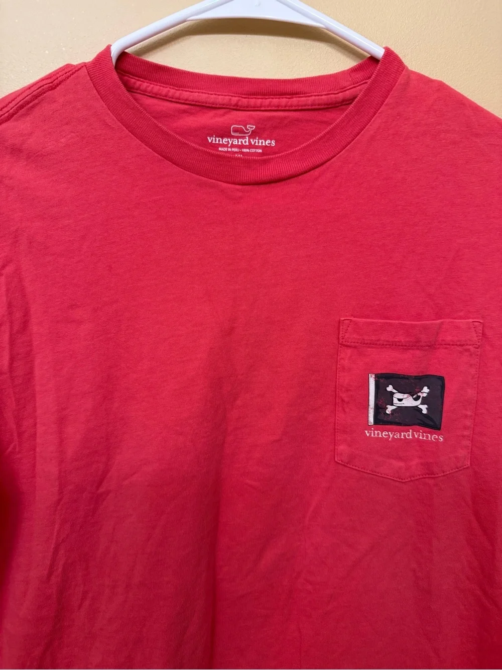 Vineyard Vines Short Sleeve Pocket Tee in Red